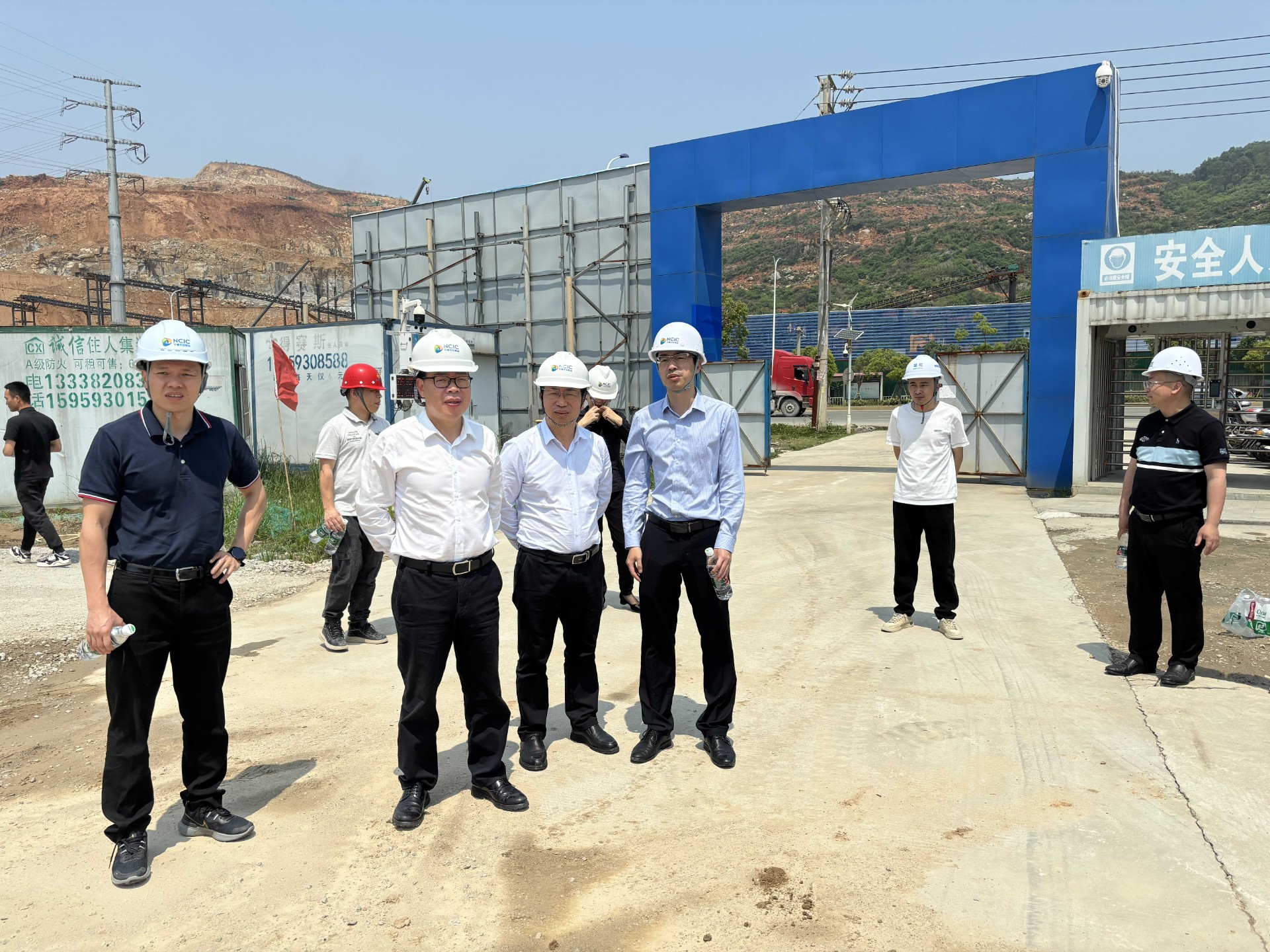 市交投集團領(lǐng)導深入市交投項目開(kāi)展五一節前安全檢查，賴(lài)海瀾拍攝1_new.jpg